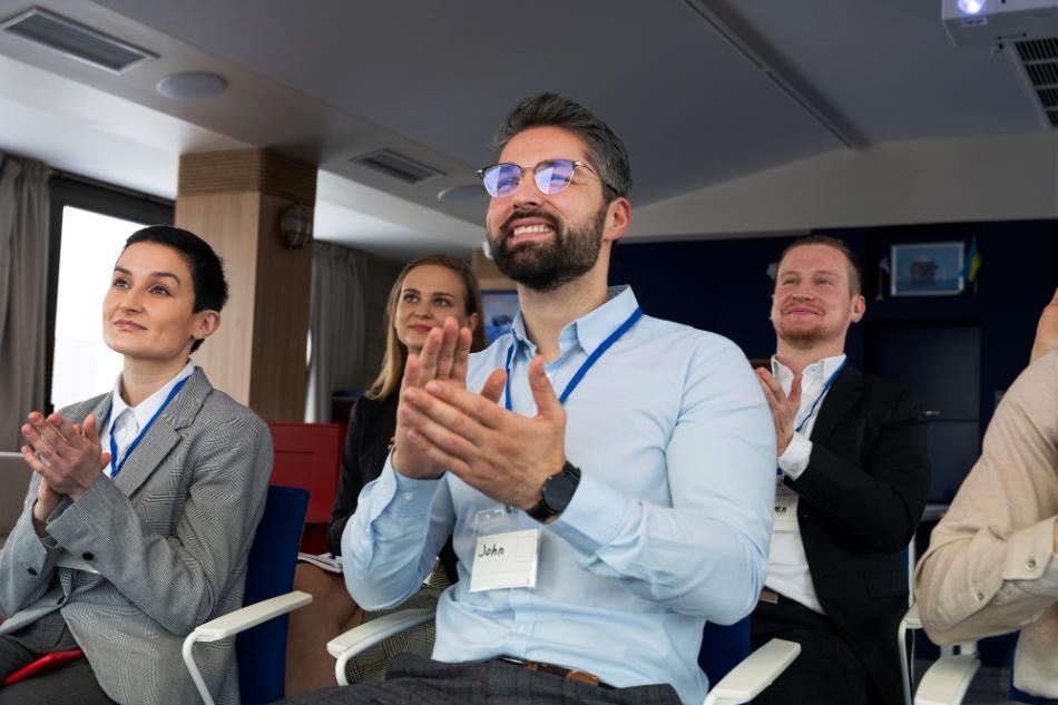 Melakukan kegiatan MICE